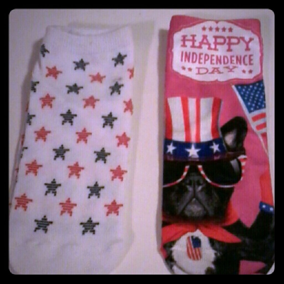 💞JUST IN💞 NEW 2 pairs of fourth of July socks! - Picture 1 of 3